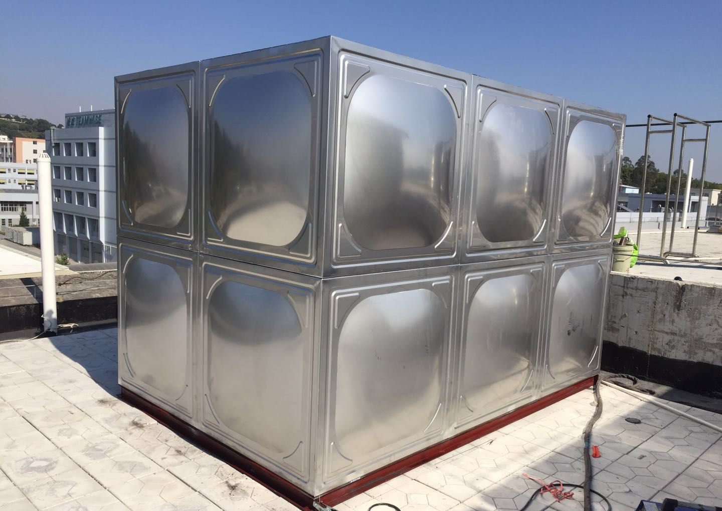 為什么不銹鋼水箱的價格會這么貴 為什么不銹鋼水箱的價格會這么貴