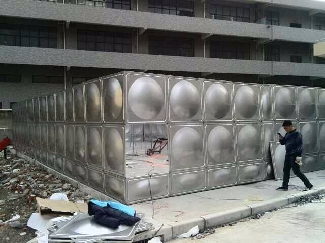 無錫304不銹鋼水箱廠家為您介紹不銹鋼水箱安裝時有哪些細節(jié)是需要注意的？